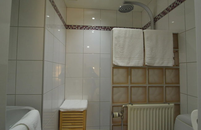 Luxurious Accommodation, Sauna, Hot Tub, Solarium, Private Bathrooms - Photo 20