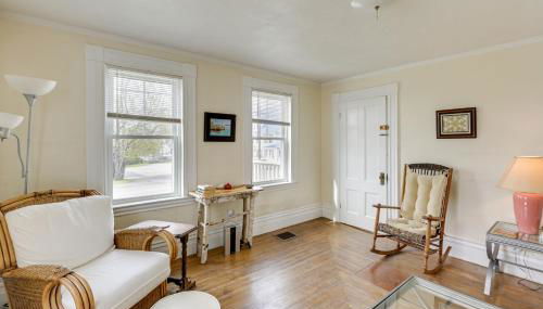 Walk to Beach House with Deck and Yard in Lubec! - Foto 4