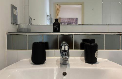 LUX 2bed City Centre and AO Arena Free Parking Modern Apt - Foto 20