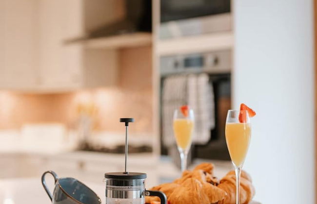 Luxury Langtoft Stud - Sleeps 10 - Photo 2