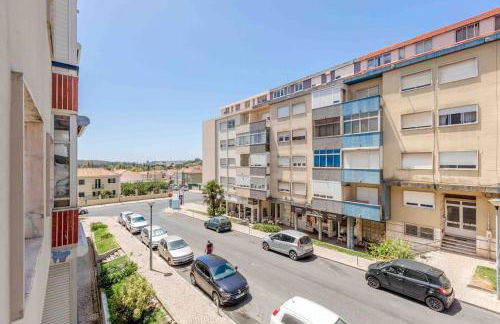 Lovely 3-bedroom condo w/ free parking on premises - Foto 40