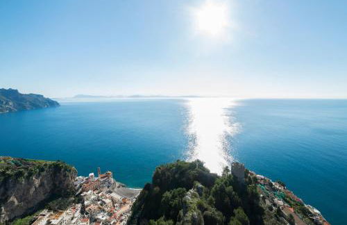 Admiring Amalfi - Photo 13