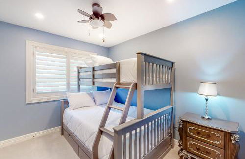 Lakefront home with hot tub, dock, kayaks, central AC, & great lake views - Foto 19