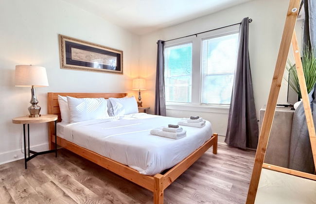 Renovated 2BR Near Paseo With Wifi Smart TV 31B - Photo 3