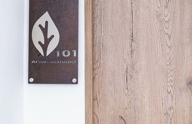 Central Suites by H&R - Photo 33