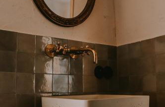 Unique historical home, middle of the village, bath & patio - Foto 12