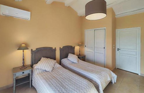 Awesome Home In Saint-Laurent-De-La-Ca - Foto 19