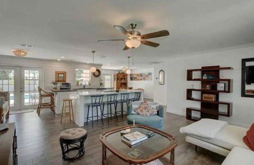 HIDDEN GEM - Family Friendly Pool Home -Welcome - Photo 30