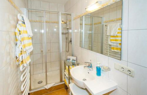 Café Chiemgau und Gästehaus - Foto 27