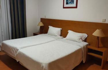 Apartamentos Turísticos Vila Praia - Foto 28