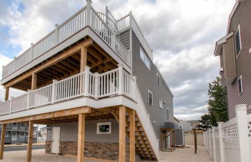 Recently Renovated LBI Apt with Deck on Beach Block! - Foto 24