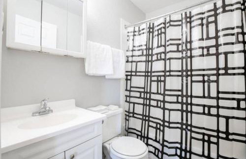 VILLA VERBENA - Sleek 3 BD in Pekin - Foto 16