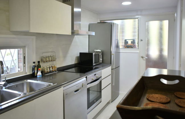 Shikara Be my Guest Castelldefles - Photo 9