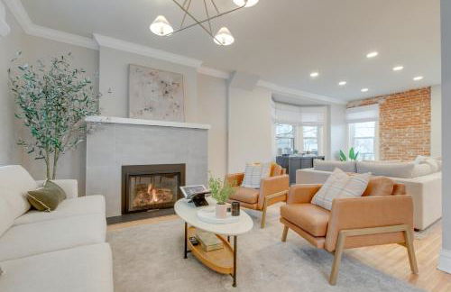 Hot Tub, Fire Pits Ideally Located Denver Home! - Foto 1