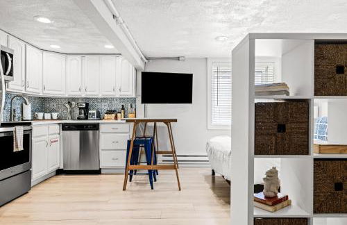 Contemporary Finishes - Studio Apt - Sloans Lake - Foto 11