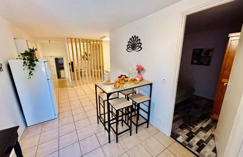 Le cosy - T2 52m2 - Gites Montvaltin - Foto 3