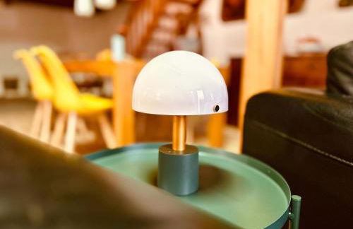 Charming Rustic Wine Cellar House in Reguengo Grande with Fireplace - Foto 9