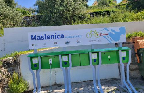 Rustic Home Maslenica - Photo 25