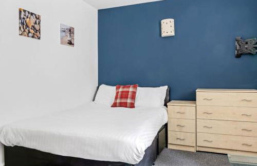 Luxurious 3 Bedroom Apartment in Park Estate - Photo 7