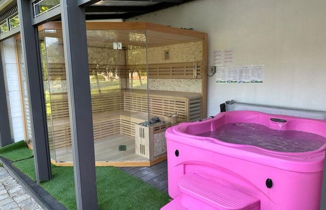 Magnificent Luxury Chateau in Vast Garden with Sauna & Hot Tubs - Photo 60