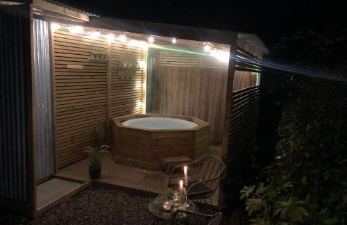 Shepherds Hut - Photo 33