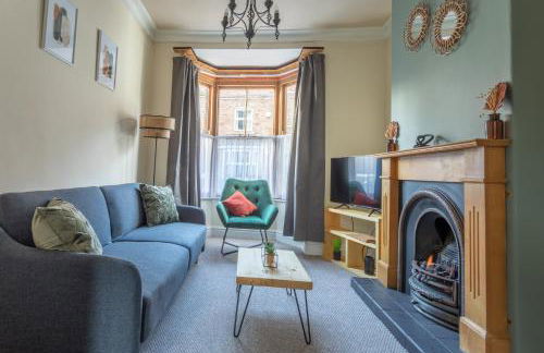 Milton Stays - Cosy 2 Bed House, 2 Floors, 15 min Walk to City Center, for up to 6 - Period Features, Cottage Style, Fireplace, Superfast Wi-Fi, Private Garden, Free On Street Parking - Foto 18