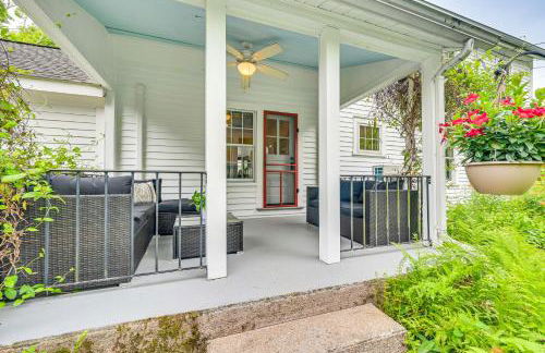 Historic Farmhouse Near Mountains and Colleges! - Foto 32