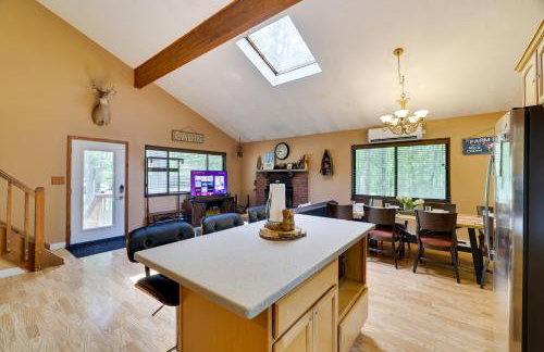 Secluded Cabin, Jacuzzi, Pool Table, King Bed & Fire Pit - Photo 21