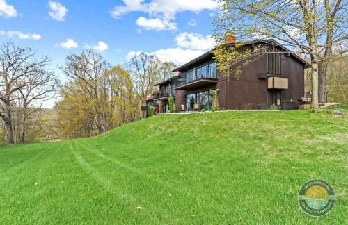 Modern Lake Geneva Condo with Year-Round Views - Foto 19