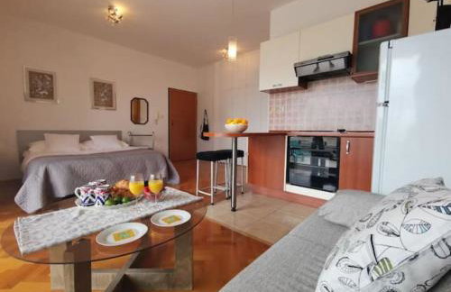 Maia's Beach Studio Žnjan - Photo 17