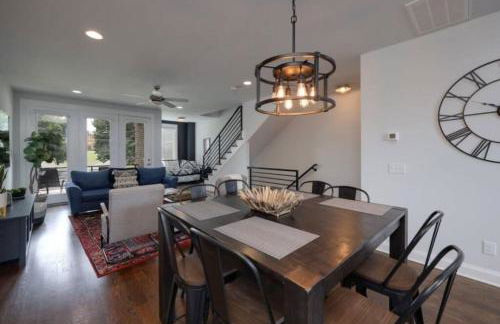 WeHo Nashville Home, Geodis Park, Private Movie Theater! 10min to Broadway! Sleeps 10! - Foto 9