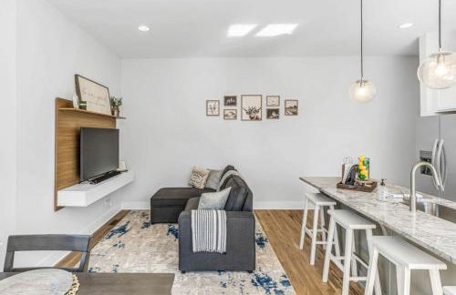 East Nashville Townhome 5min to Grand Ole Opry! Rooftop Deck, Grill, TV and Golf - Foto 9