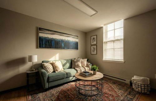 The Terrace at Park Place 2nd floor walk up -cozy 2 bedroom fast WiFi free coffee - Foto 1