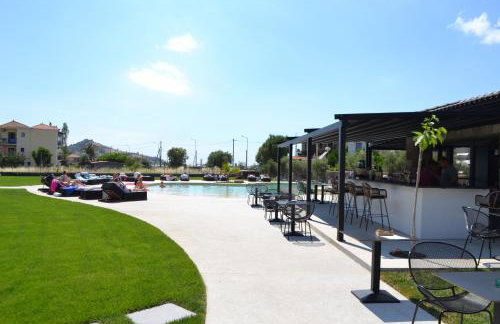 Niki Studios Sea - Front - Photo 6