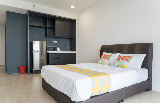 OYO Home 44050 Essential Studio Empire Marriot - Photo 5