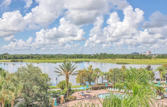 Condo w/ Prime View of Lake, Pool & Fireworks! - Foto 24