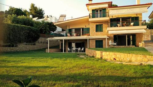 Moriel Seaside Homes Suites - Photo 4, Garden view