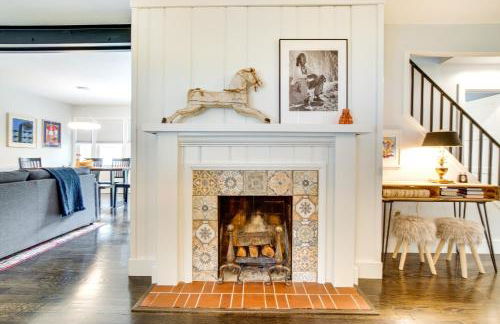 Bright and Sunny Getaway with Bikes 1 Mi to ESU! - Foto 7