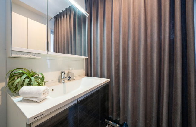 THE LUNA LOUNGE - Photo 36