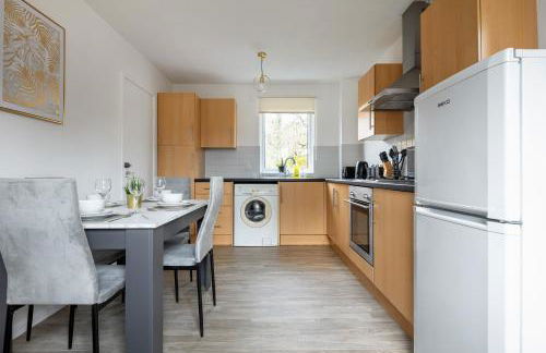 CONTRACTORS, Central MK, Free off street Parking, close to amenities, Managed by Chique Properties Ltd - Foto 8