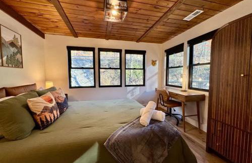 Cozy Creekside cabin- 35m to Boone - Photo 20