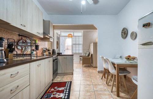 Jo's Guesthouse, Benitses - Foto 9