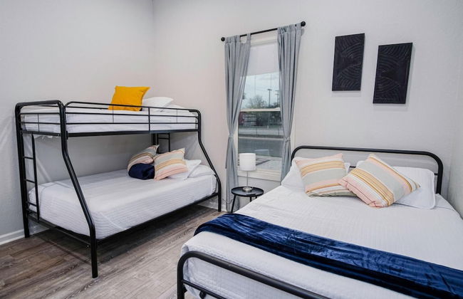 Magnificent 4BR Near Famous Riverwalk and Downtown - Foto 13