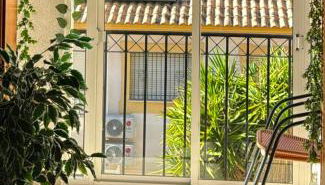 APARTAMENTOS ROSI - 5-10 Minute Walk To La Zenia Beach, Sea View, Beach Bar, Cliff Walk, Shops, Paddys Point, Cabo Roig - Free fast Fibre Optic Broadband, Free Parking - Foto 2
