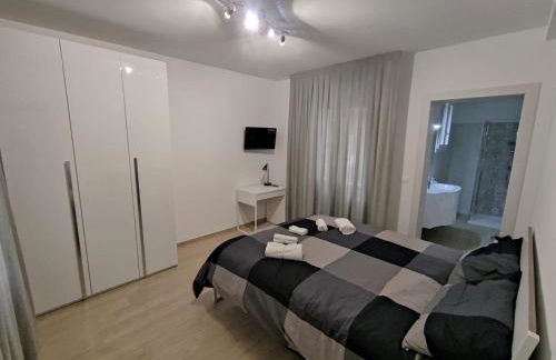 Grigio Perla Panigale, villetta con giardino, 3 camere, parcheggio privato fino 3 posti auto - Un oasi di tranquillità - Vicina all'Aeroporto, Unipol Arena e Fiera - Photo 32