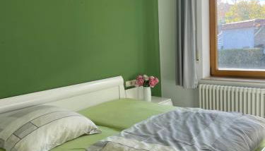 Ruhige Erdgeschosswohnung mit Parkplatz in Erfurt Südost - Foto 2