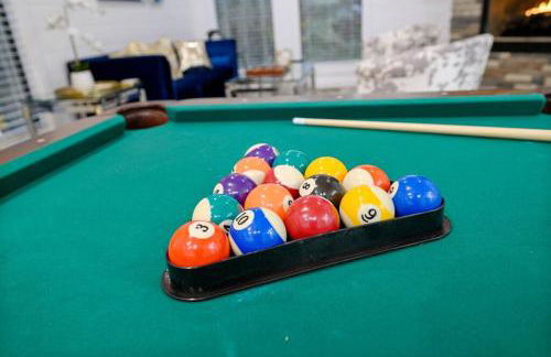 Diamond Cabin w/ jet shower & secluded back deck! - Foto 45