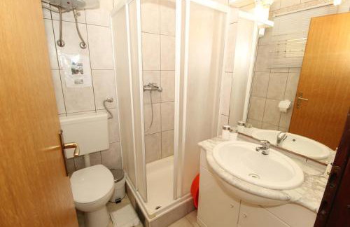 Apartments Dvorski - Photo 12