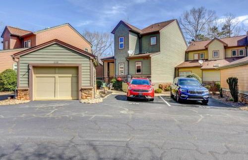 West Union Townhome with Patio and Lake View - Foto 36