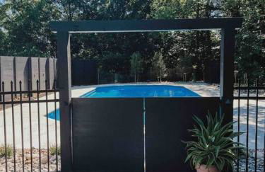 Ode to the '70's creative private home with pool - Foto 38